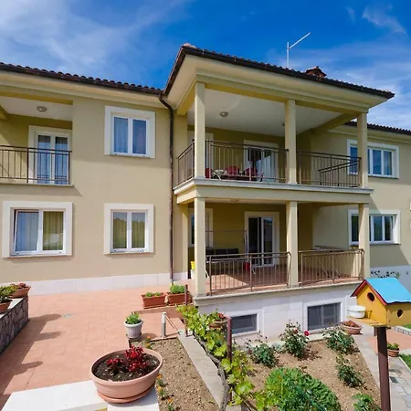 Sime Apartment *